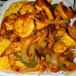 MIXTA FAJITA- Chicken, steak and shrimp