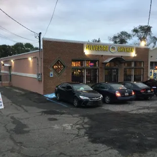 Silvestre Chicken moved to a better and new Location.