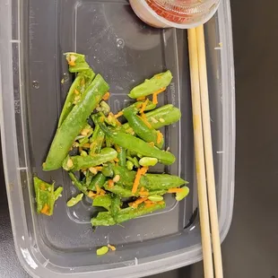 Ordered papaya salad no green beans. Look at the amount of green beans that was in my salad. So sad. On a positive note, it tasted amazing.
