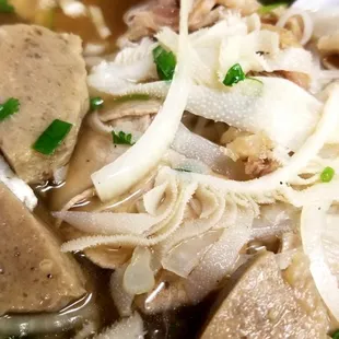 Beef Noodles Soup: Combination (Pho Dac Biet)