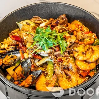 Mixed Seafood Dry Pot Szechuan Spicy Style