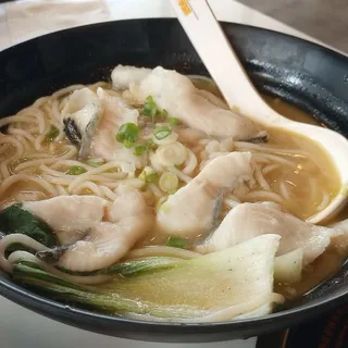 Green Pepper Fish Noodle