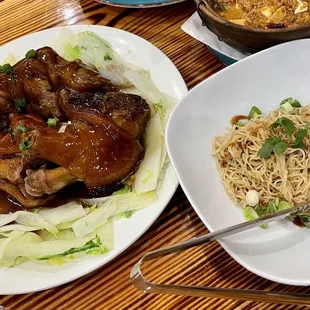 Braised double pork feet with noodles