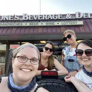 Girls in Jeeps love Simones