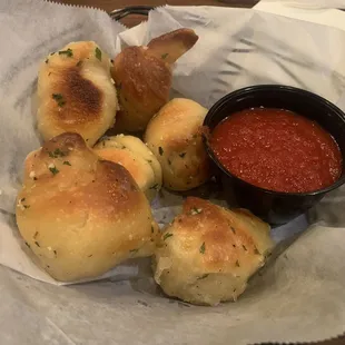 Garlic knots