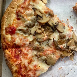 12" sausage and mushroom