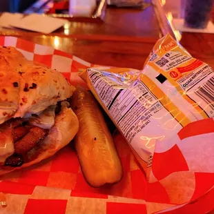 Simon's Pub