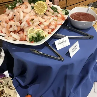 Chilled Prawns with Citron Cocktail Sauce