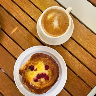 Pasteis de Nata, Flat White w/ Oat Milk