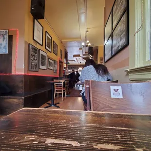 sushi and sashimi, interior