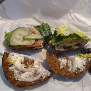 Suppose to be Cream Cheese &amp; Veggie with Cinnamon &amp; Raisin Bagel.