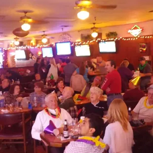 This place has great food, great fun and great service. They have Karaoke 4 nights a week. Simpletons rocks