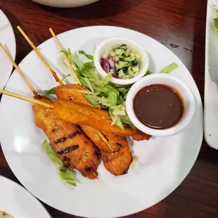 Chicken Satay - Curry Flavor, Peanut Sauce &amp; Cucumbers Vinegar dippings. 10/10.