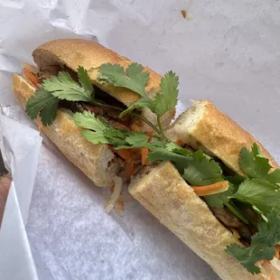 lemongrass chicken banh mi