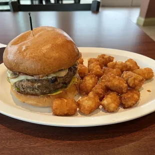 Mushroom burger with tots