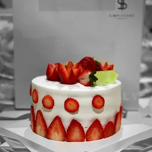 Mix fruit cake @whaevaeats