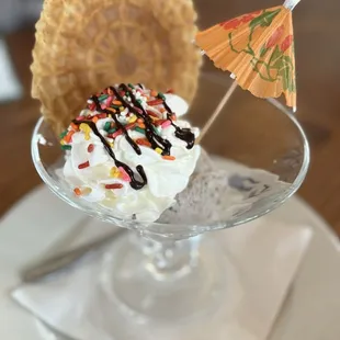 Kids cookies and cream sundae