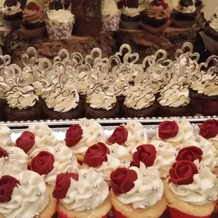 &quot;Red, Burlap &amp; Bling&quot; Wedding