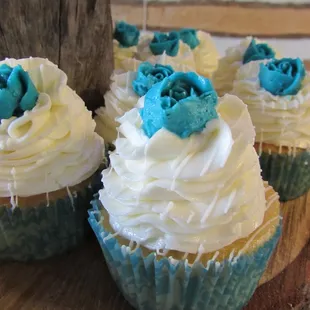 &quot;Shades of Blue&quot; Historical Cabin Wedding