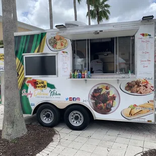 Vero beach outlet mall Saturday and Sunday  11-5