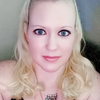 Angel R.