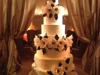 Tasteful Cakes & Desserts