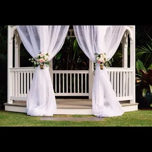Gazebo with beautiful floral arrangements