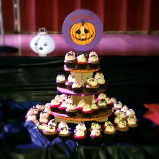 a halloween themed cupcake tower