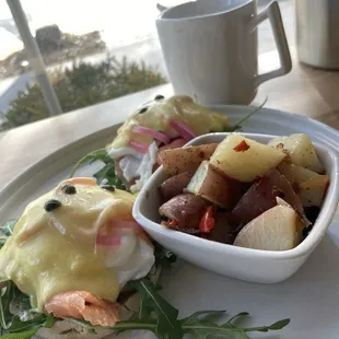 Lox hollandaise