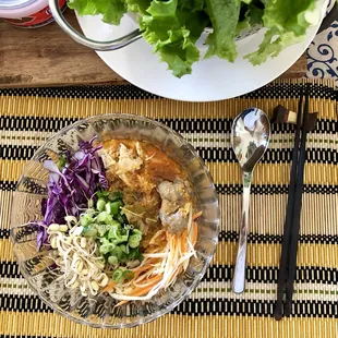 Vermicelli noodles (Khao Poon)