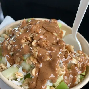 Green apple coconut almond &amp; honey açaí bowl