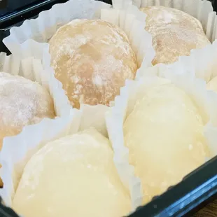 Red bean &amp; coconut fluffy, fresh mochi