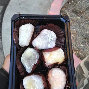 they were all good. My favorites were the peanut butter chocolate, chocolate strawberry, green tea &amp; strawberry cheese cake