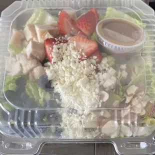 Berry Salad with Chicken