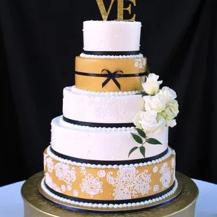 a three tiered wedding cake