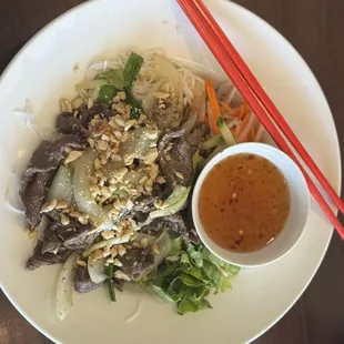 Sautéed beef and onion vermicelli
