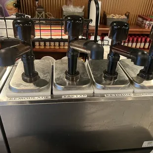 Sauces for meals onsite: Remoulade, tartar, ketchup, cocktail