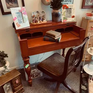 Spinet desk, great shape!