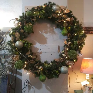 36" lighted wreath