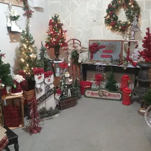 Lots of beautiful Christmas decor