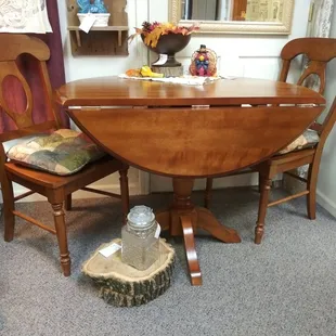 Furniture, antiques, 40 vendors!