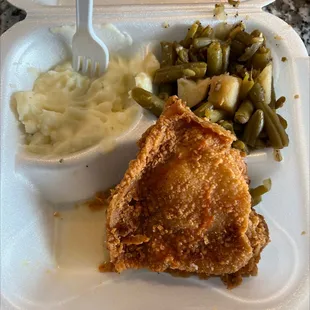 Fried chicken, instant mashed potatoes &amp; green beans