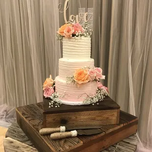 a three tiered wedding cake