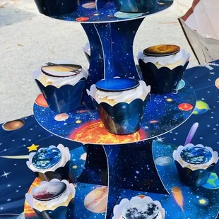 Space cupcakes