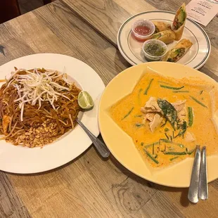 Pad Thai and panang curry