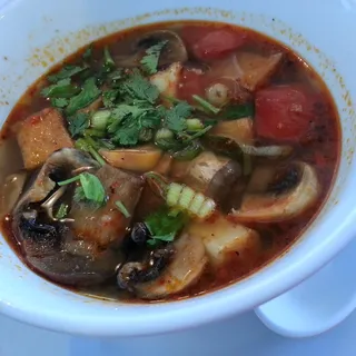 Jumbo Tom Yum Soup