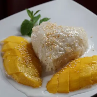 Mango Sticky RiceSlices of ripe mango served with sweet sticky rice steamed in coconut milk.