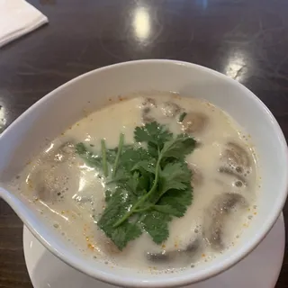 Tom Kha