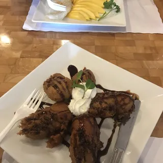 Fried Banana Wih Honey / Chocolate