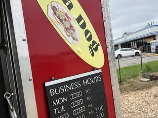 Tha Dog & Koffee STOP